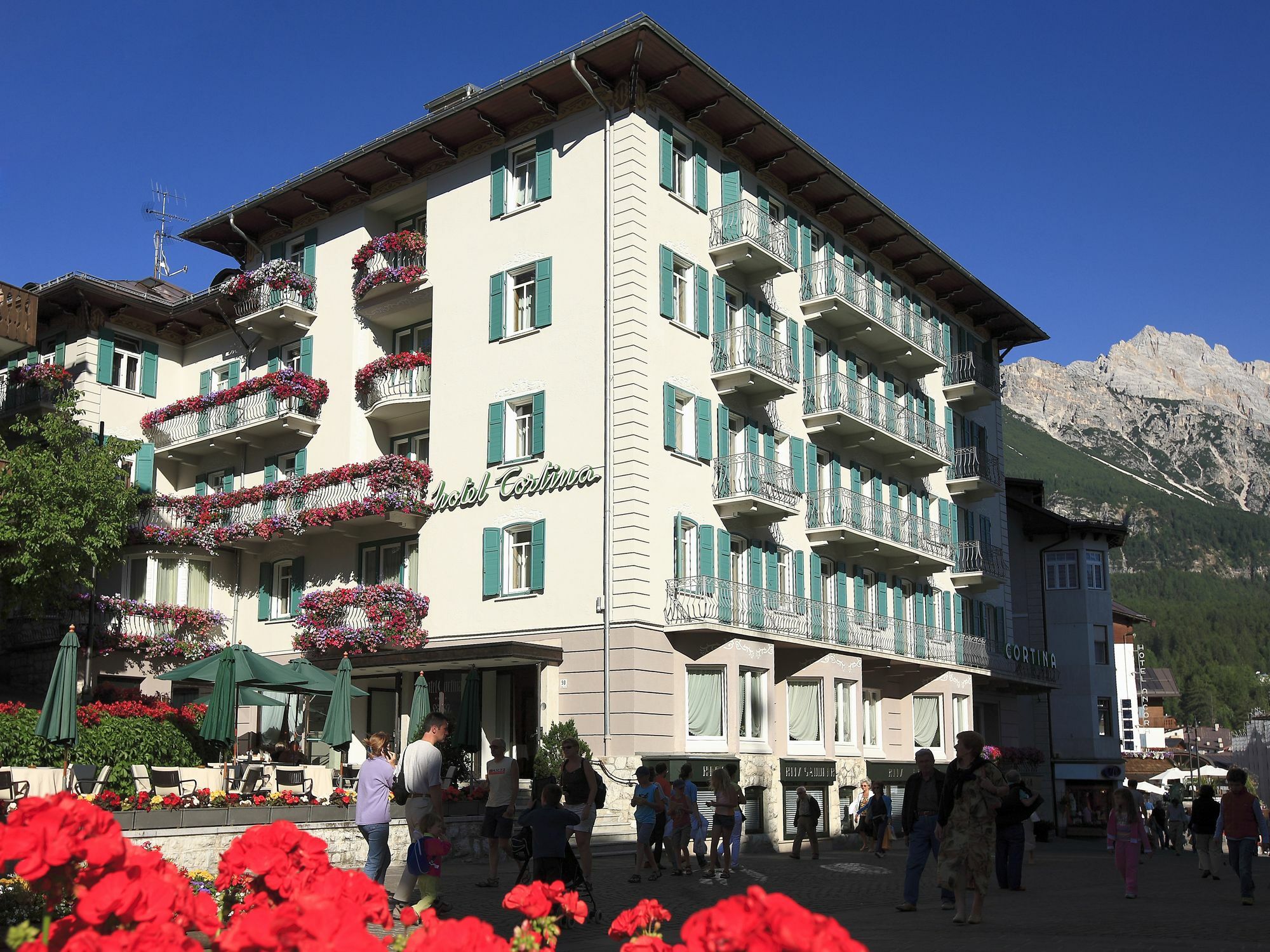 Cortina 4*